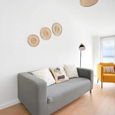Sunny 2 Bedroom Apartment In Almada - Balconies With River View Ngoại thất bức ảnh