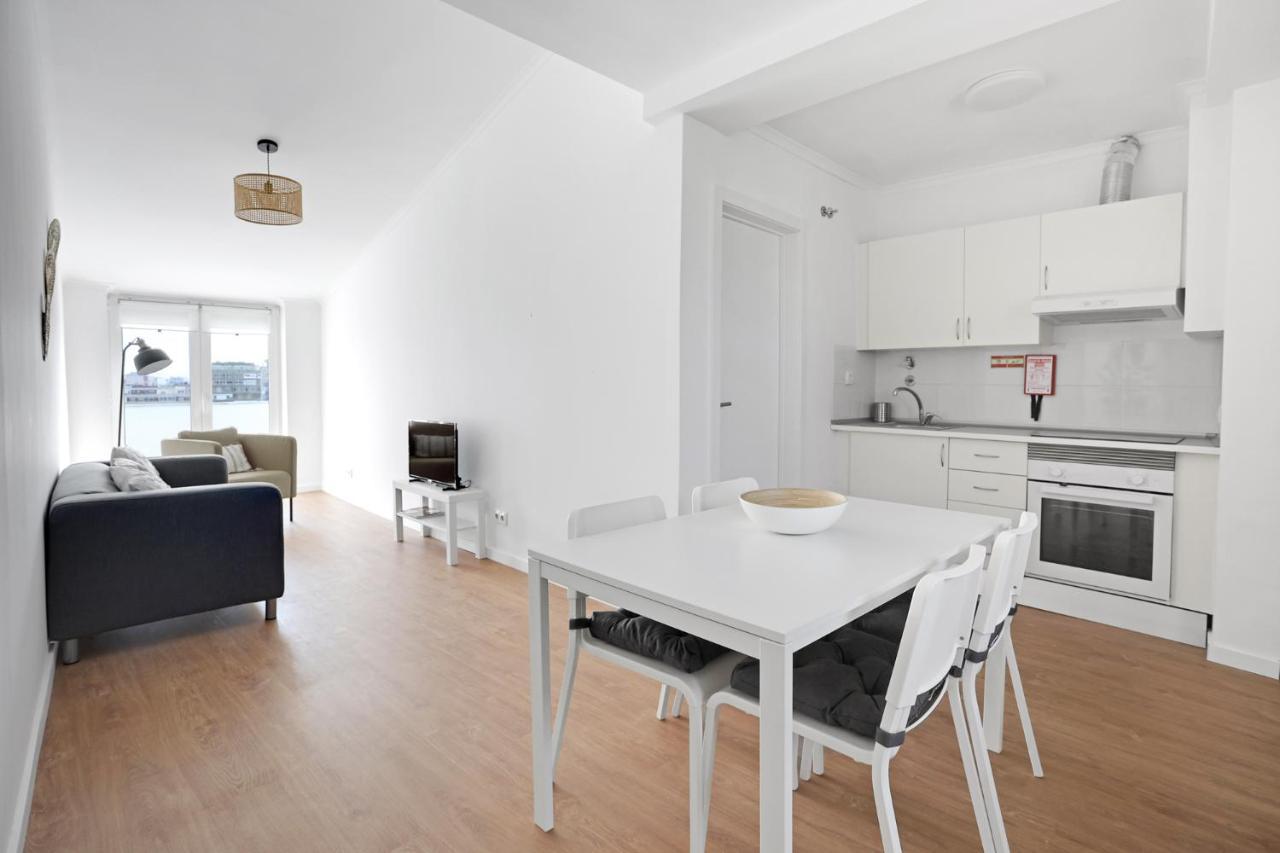 Sunny 2 Bedroom Apartment In Almada - Balconies With River View Ngoại thất bức ảnh