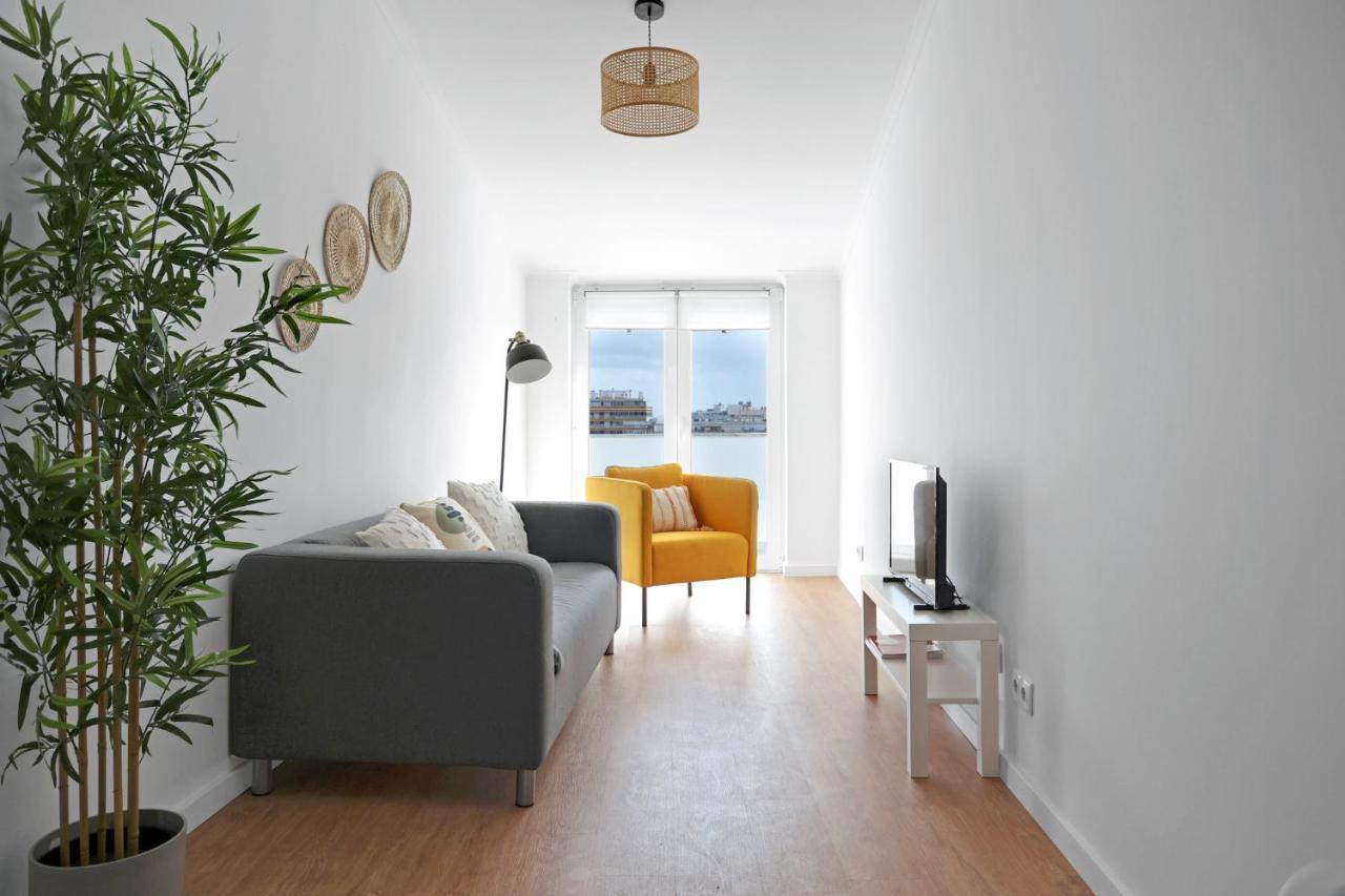 Sunny 2 Bedroom Apartment In Almada - Balconies With River View Ngoại thất bức ảnh