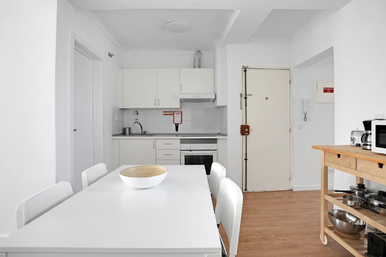 Sunny 2 Bedroom Apartment In Almada - Balconies With River View Ngoại thất bức ảnh